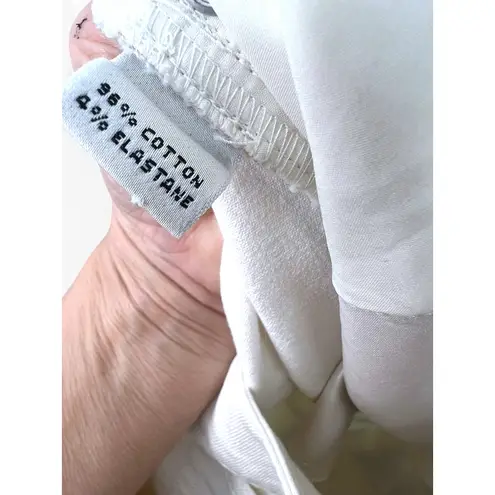 St. John white jeans 10 Sport Pants black applique embroidery Straight Leg Women