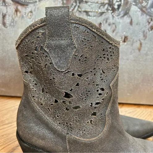 Donald J Pliner | Pewter Tumbled Brush Off Western Cowgirl Boots Size 7.5 Silver