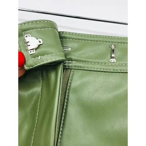 NWT Pretty Garbage Green Faux Leather Mini Skirt with pockets Size Medium