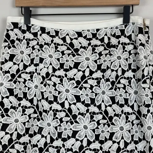 Karl Lagerfeld Paris Floral Pencil Skirt Women 10 Black White Lace Overlay Work