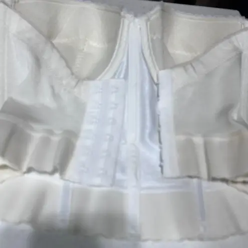 VTG Cabernet Bustier Corset 36D Ivory Bridal Lingerie Satin Jacquard Lace Retro White Size undefined