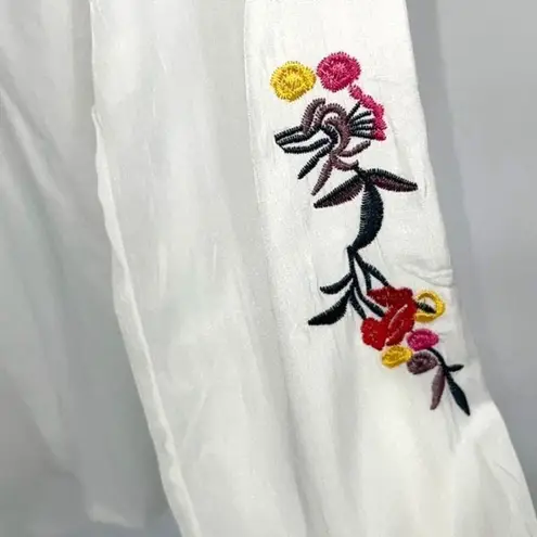 Forgotten Grace Women's Embroidered Floral Button-Up Tunic Shirt White Small