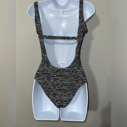 Skye Jennifer V Neck Black White Women’s Swimsuit One Piece EUC Size S