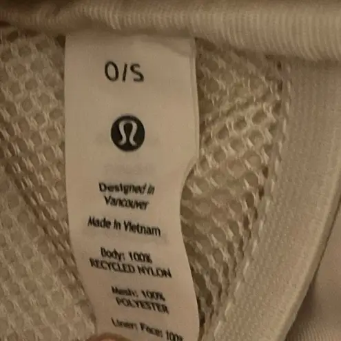 Lululemon  cream Everywhere Belt Bag 1L