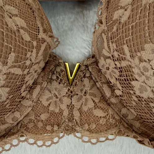 Victoria's Secret  Plunge Bra 36DD Beige Floral Lace Gold‎ Hardware Lingerie