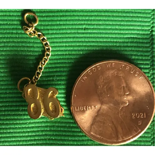 Rare Vintage 1986 Girl Scouts Pin '86 Gold Tone Pin 1986 Year Pin GS Leadership