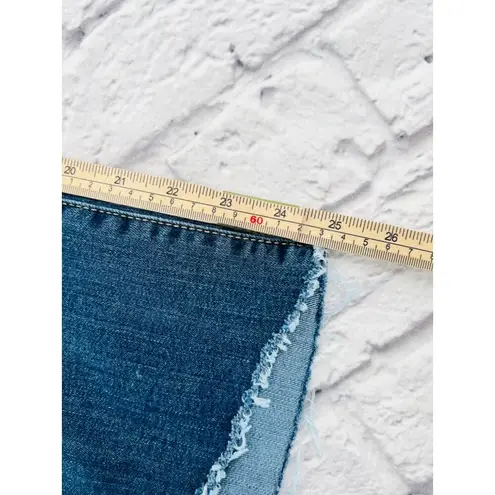 Seven7  Jeans Womans Crop 10 Medium Wash Capri Fashion Frayed Hem Denim Skinny