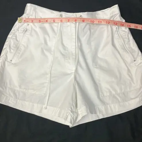 Valerie Stevens White Cargo Shorts with Elastic Waist Women’s size 4
