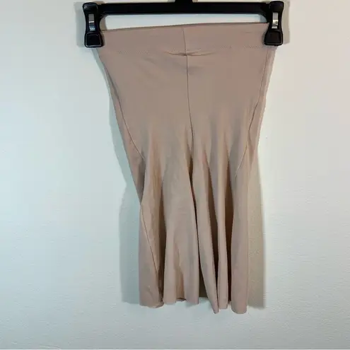 ✨ Assets by Spanx Women’s Cream Spandex Shorts Small Tan