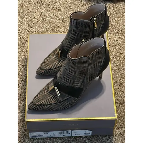 Louise et Cie NIB-    Shiro Bootie In Natural Plaid/ Black