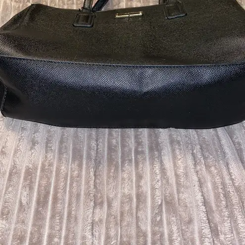 London Fog black bag shoulder bag with ribbon multi pocket medium size