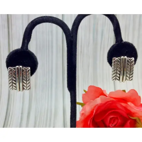 Great Silver Tone Textured Square Clip On Earrings Etched Mirrored CUTE .75"