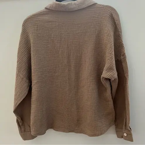 Trendy Queen 100% Rayon Breathable Fabric Long Sleeve Button Down. Size Medium