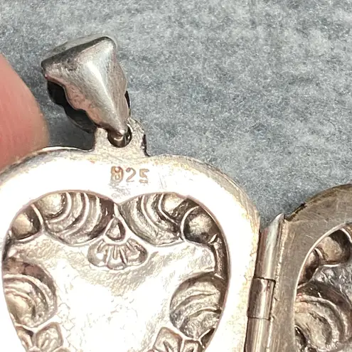 Vintage 925 Sterling Silver Heart Locket Pendant Floral Engraved Jewelry