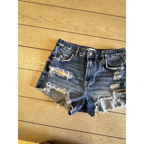 ZARA  The HW High Waist Frayed Denim Shorts Size 6