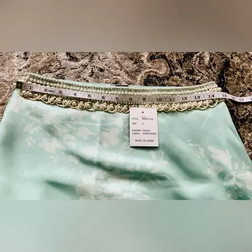 Boston Proper Beautiful dressy skirt 💖💖