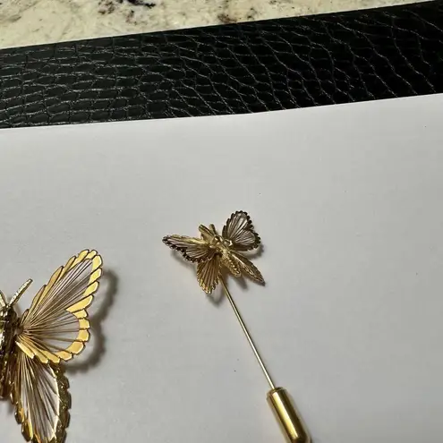 Monet Lot Of 2 Vintage Signed  Gold Tone Metal Wire Butterfly Insect Brooch Pin