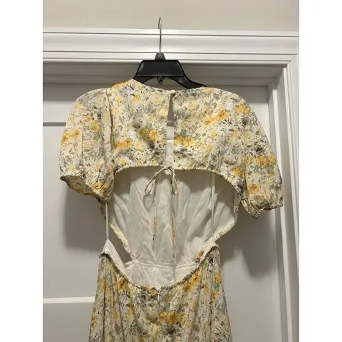 Kiss the Sky Tiered Maxi Dress Puff Sleeve Open Back Cutout Ditsy Floral Size M