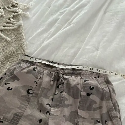 Monrow Women’s Small Camo Jogger Pants Black