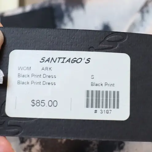 Aryn K .BlackāSatināFloralāMiniāDress