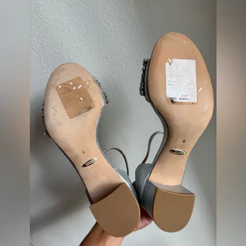 Badgley Mischka Mareva Metallic Leather Embellished Shoes Heels Size 8