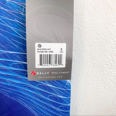 Bally Total Fitness Bally Blue Spiral Out Cropped Leggings Size Small