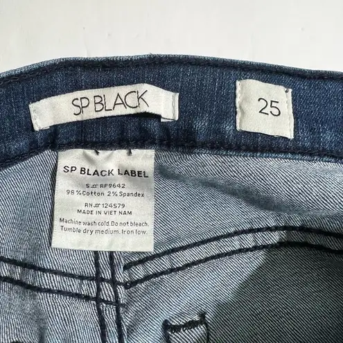 Sneak Peek SP Black Label Floral Embroidered Skinny Jeans Size 25 Blue