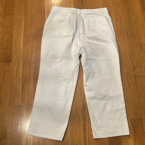 Liz Claiborne  women’s straight leg ankle white mid-Rise jeans size 16. .