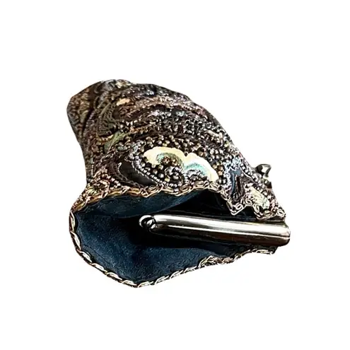 Moyna Couture Black Satin, Hand