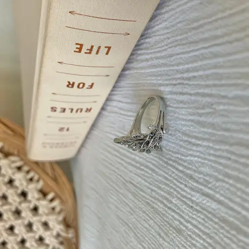 Boutique Dark Silver Floral Marcasite Ring “Ligeia” Leaves Flower Black Gray Metallic Jewelry