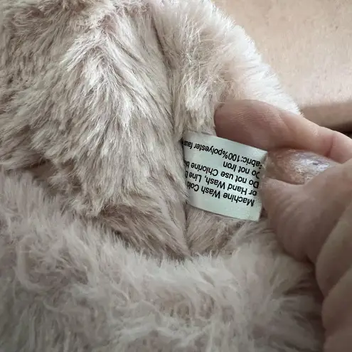 Flora Nikrooz Victoria faux furr Teddy slippers Pale Pink Women’s Size S ( 5/6)