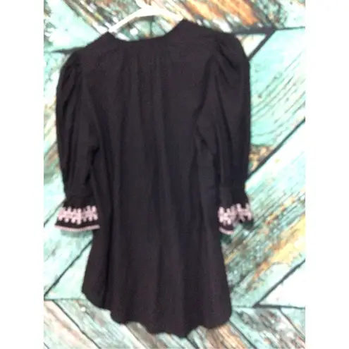 Esley NWT  Bohemian Boho Top Black With White Embroidery Size Small