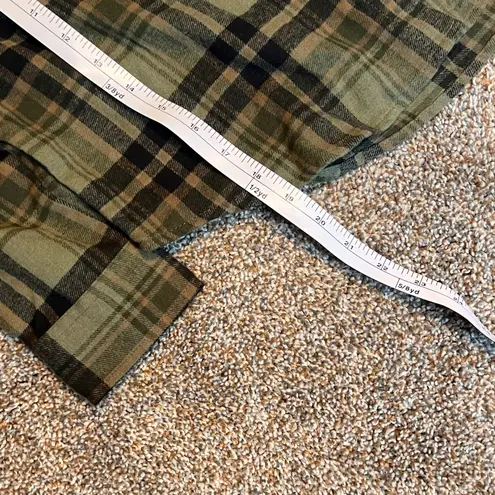 Wallflower Women's Crop Boxy Cotton Flannel Long Sleeve. Green/Black Size Medium Green