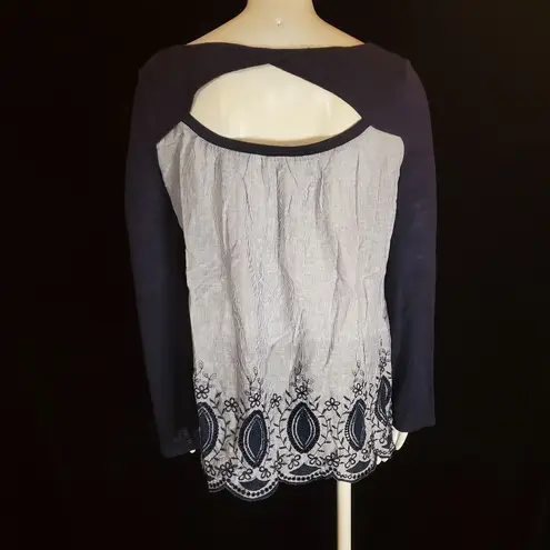 Caslon  Blue & White Embroidered Back Long Sleeve Blouse (M)