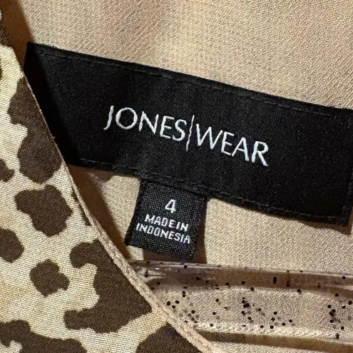 Jones Wear women's top with a leopard print size 4