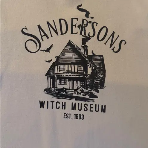 🎃NWOT•Sandersons Sisters•Witch Museum•Woman’s CrewNeck Sweatshirt•Size:XL🎃 Tan