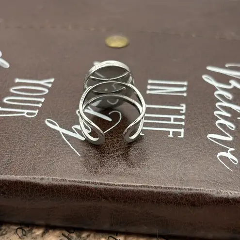 Handmade Vintage 1970s Green Floral Cabochon Ring Boho