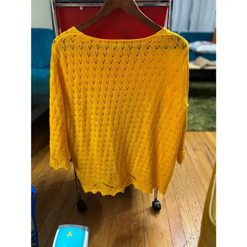 Joseph A Women's . Sweater, L, Yellow