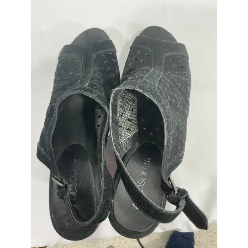 Aerosoles Womans Size 9.5 Black Vented Peep Toe Sling Back Heel Sandal