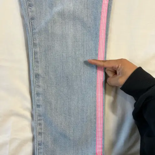 Women's 8P Modern Ankle Jean With Pink Side Stripe Light Wash Denim Blue