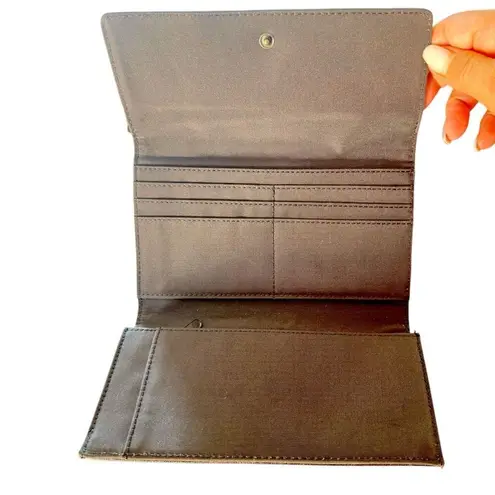 Relic NWOT By Fossil Brown Leather Paisley Print Satchel, Embossed, Leather Snap