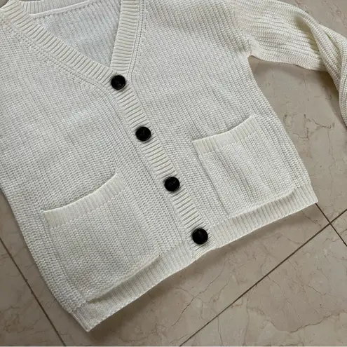 Buttons White/Cream Knit Loose fitting Cardigan Sz Small Tortoise Shell 