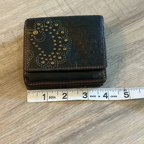 Fossil  Studded Fold Snap Wallet Lots of Pocket Storage Genuine Leather