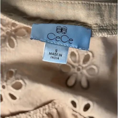 CeCe Size Small Woman Top Eyelet Floral