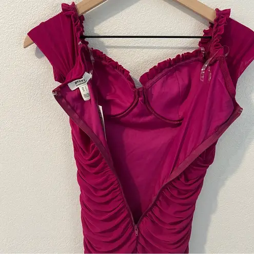 Privy Mesh Ruched Off The Shoulders Sweetheart Mini Dress In Berry Size S