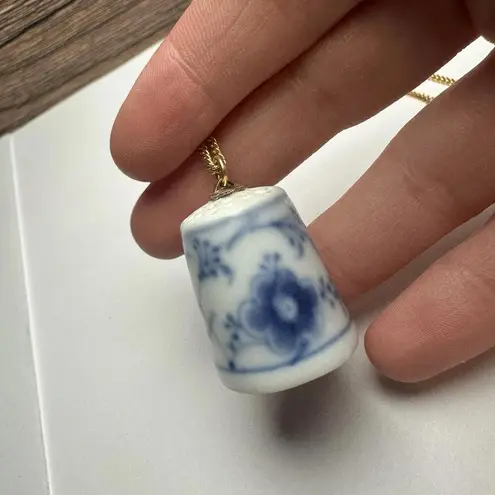 B & G Bing Porcelain White & Blue Thimble Pendant Necklace Made In Denmark Gold