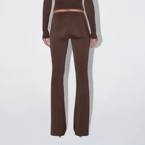 KHY by Kylie Jenner Sleek Soft Stretch Low Rise Chocolate Brown Pant Size 2X Black