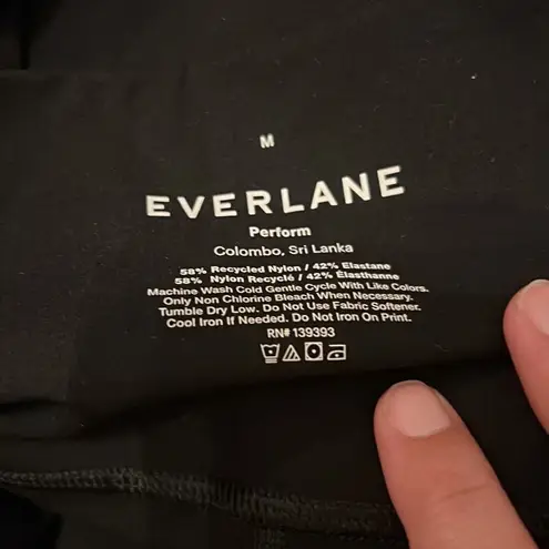 Everlane NWT  perform short black