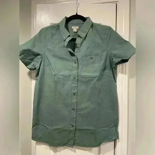 NWOT L.L. Bean Women’s Sage Green Stretch Cotton Short Sleeve Button Down
