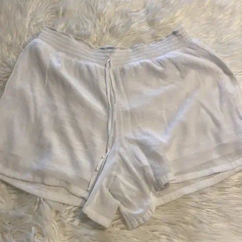 Apt. 9  Women’s Shorts size XL inseam 4.5” very nice summer shorts